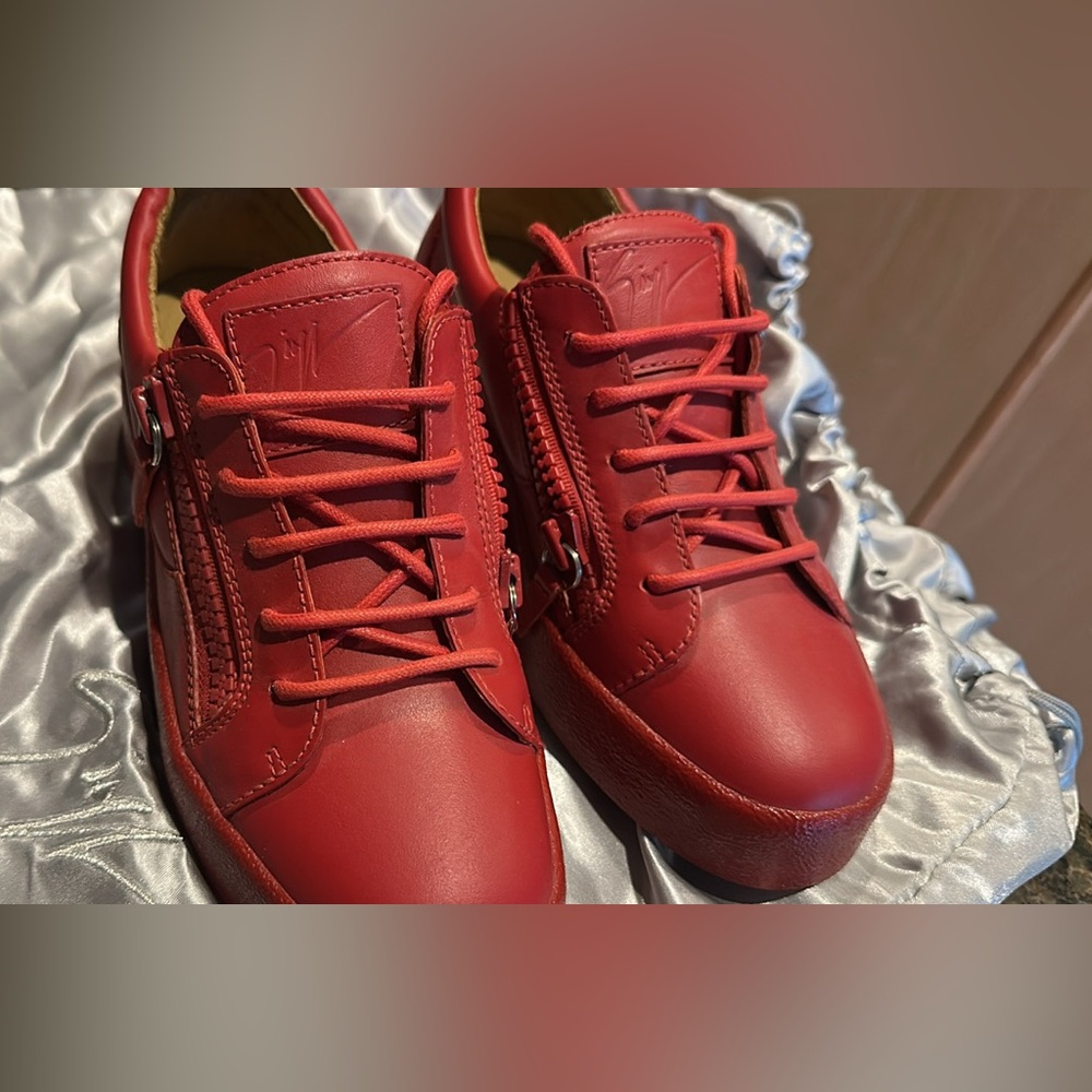 NEW Giuseppe Zanotti Crimson Sneakers with Zipper Detail